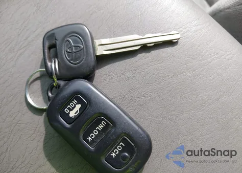 2004 Toyota Camry Le z USA, uszkodzony, nr VIN 4T1BE32K54U914300